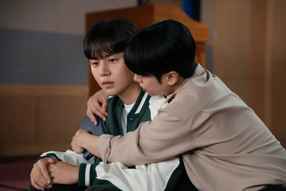 
                /사진=[서지후, '가능성 제로 로맨스'로 로코 새 지평 예고… 브로맨스 위장연애로 글로벌 팬심 저격 나선다]
            