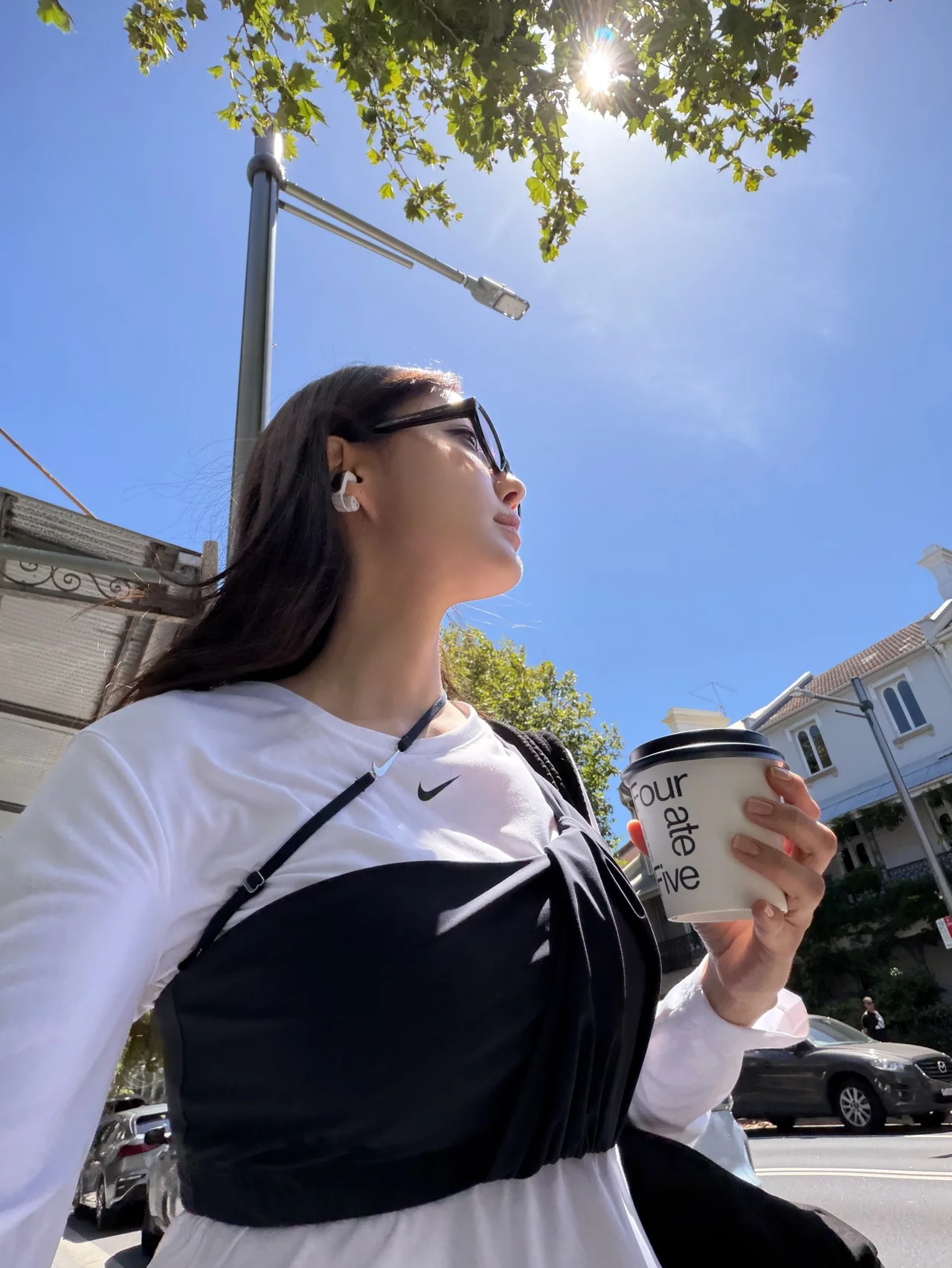 
                시티 스트릿 | 거대한 더플백으로 완성한 시드니의 여유 /사진=효민 인스타그램
            