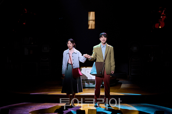 뮤지컬 ‘어쩌면 해피엔딩’ 공연 사진