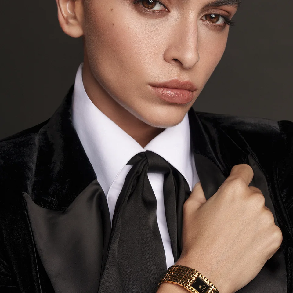 
                /사진=프레드릭 콘스탄트, '클래식 망셰트 골드 오닉스' 출시
            