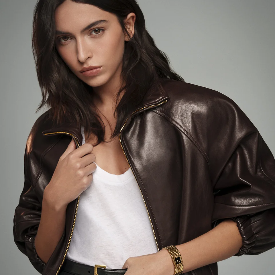 
                /사진=프레드릭 콘스탄트, '클래식 망셰트 골드 오닉스' 출시
            