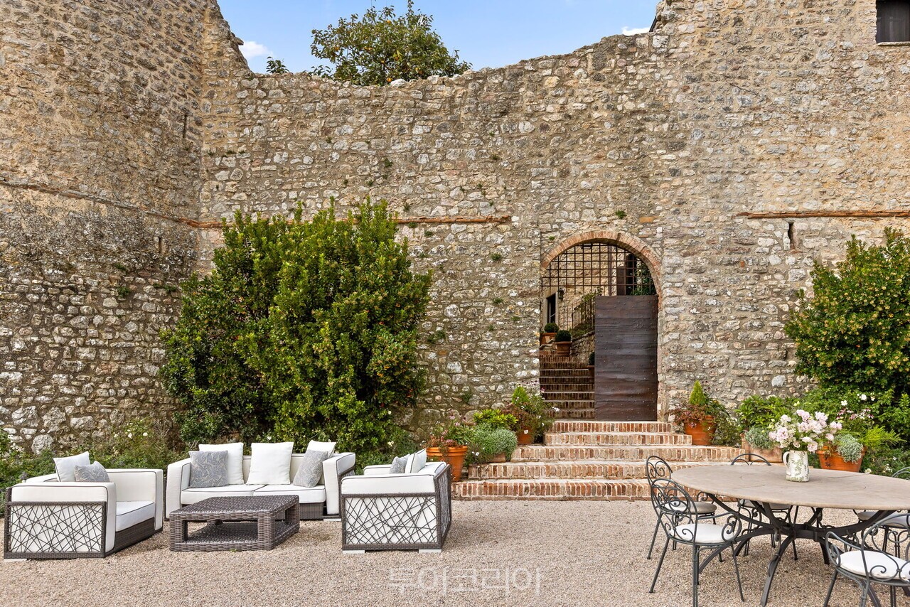 castello-di-procopio-alfresco-lounge/사진-만다린 오리엔탈