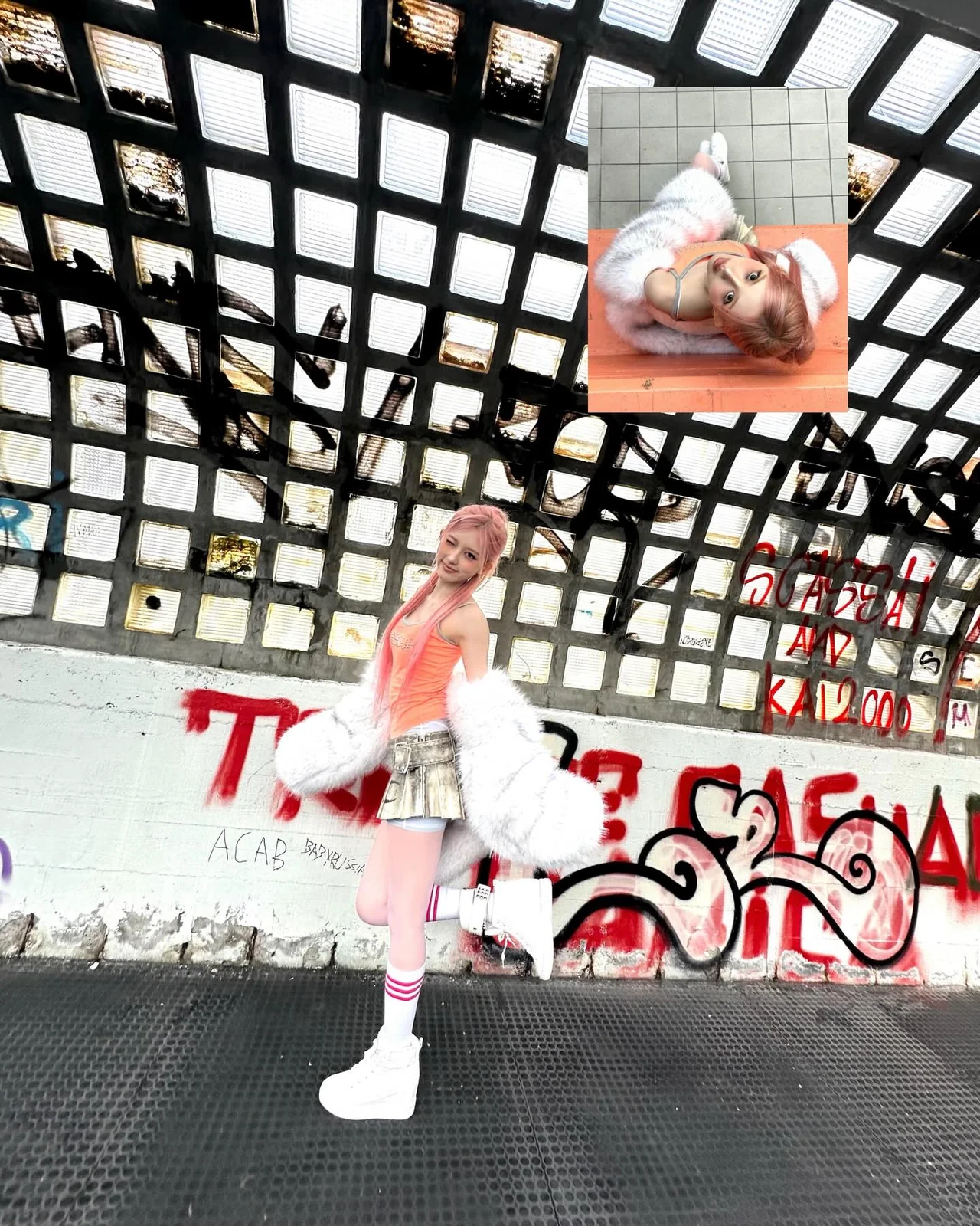 핑크 헤어 & 화이트 퍼 | 그래피티 앞에서도 죽지 않는 독보적인 팝아트 비주얼 /사진=아이브 가을 인스타그램