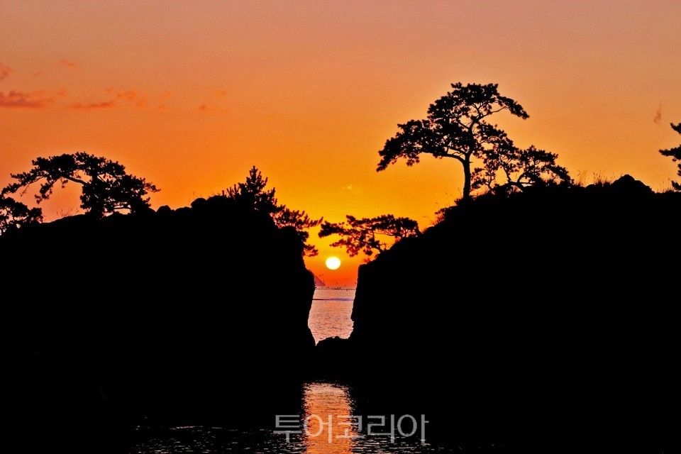 땅끝맴섬일출/사진 해남군