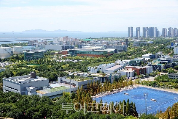 송도국제도시 4공구에 생산 및 연구시설을 확장 중인 셀트리온