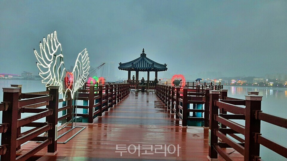 청초호 Ⓒ투어코리아