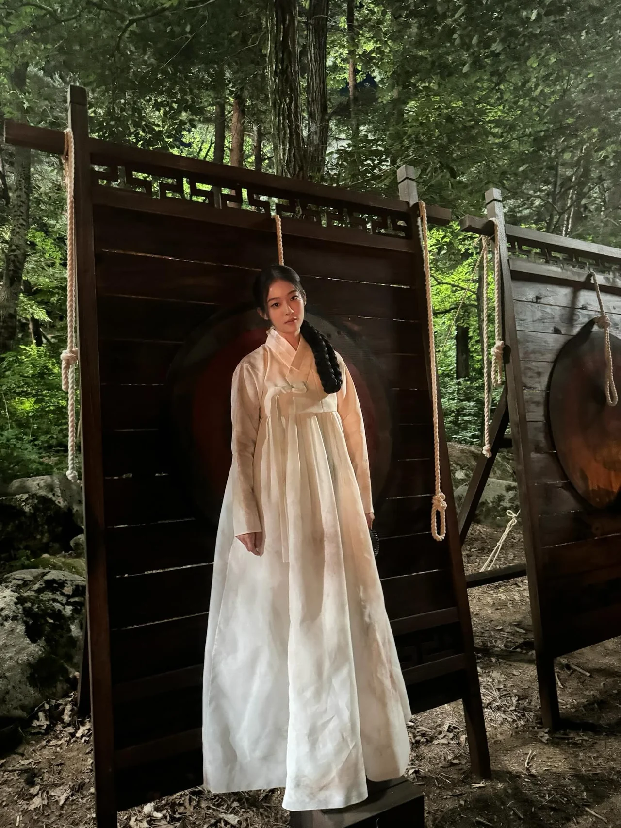 송지우 한복 자태 | 비극적인 서사마저 아름다움으로 승화시킨 처연한 눈빛 /사진=송지우 인스타그램