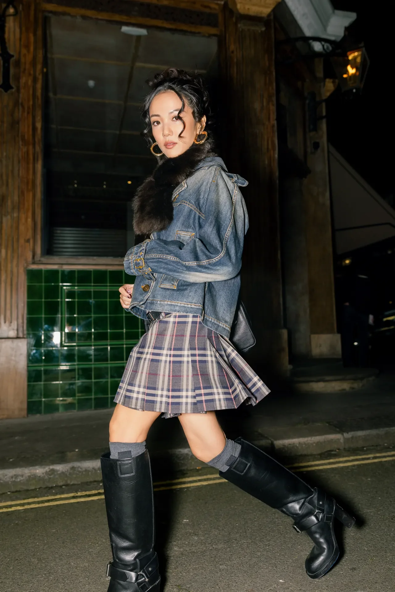 /사진=버버리, 런던 달군 승민·윤아의 '브리티시 룩'