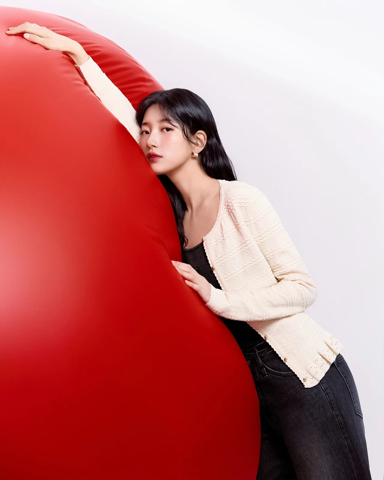 /사진=게스, '데님 여신' 수지 2026 S/S 캠페인 공개