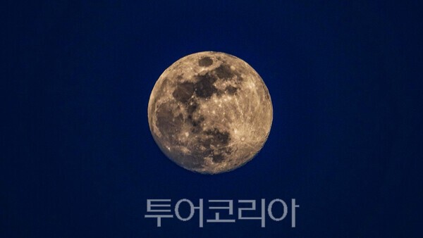 정월대보름달의 모습 /사진-투어코리아 유지훈 기자