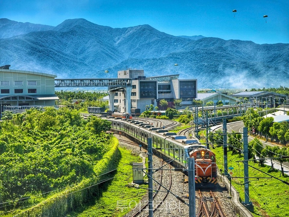 핑둥으로 향하는 열차  