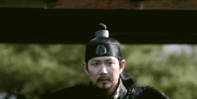 한국 영화 사상 가장 강렬한 등장신으로 꼽히는 