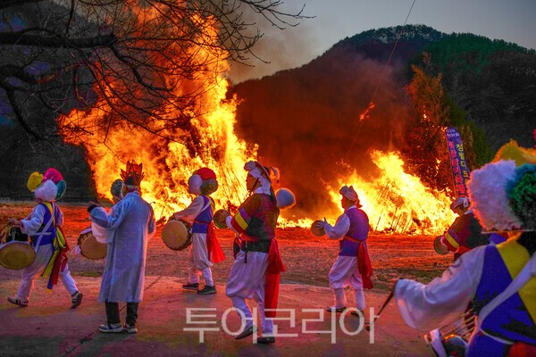 전북무주 서면마을  달집태우기 모습 / 사진_투어코리아 유지훈 기자