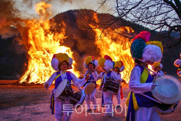 전북무주 서면마을  달집태우기 모습 / 사진_투어코리아 유지훈 기자
