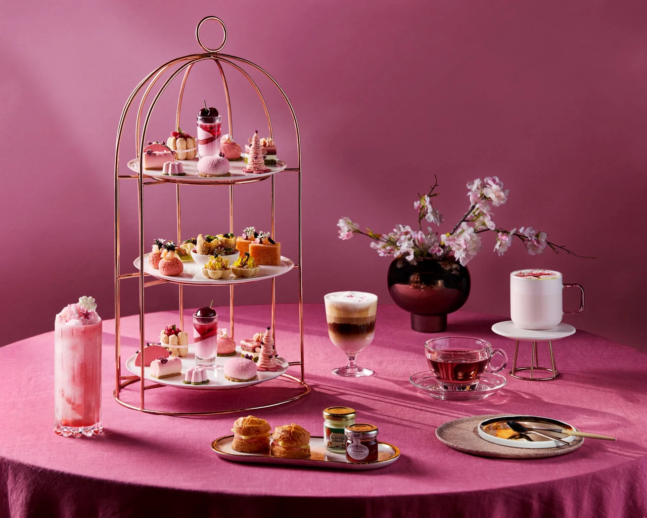 /사진=앰배서더 서울 풀만, '블루밍 인 스프링' 벚꽃 티 선봬