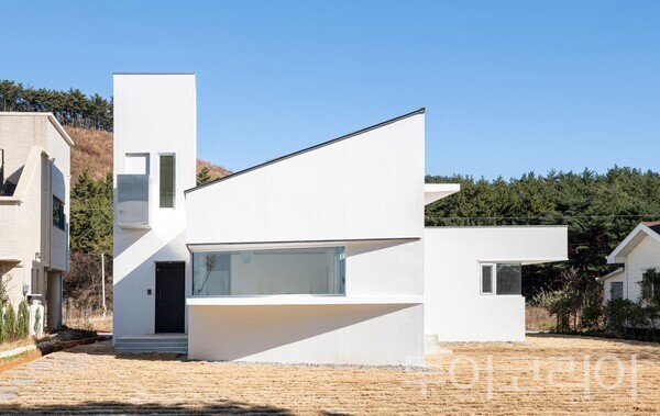 ▲제8회 태안건축문화상 수상작인, 안면읍 신야리 733-21번지 외 1필지에 위치한 ‘신야리 단독주택’모습. /사진-태안군