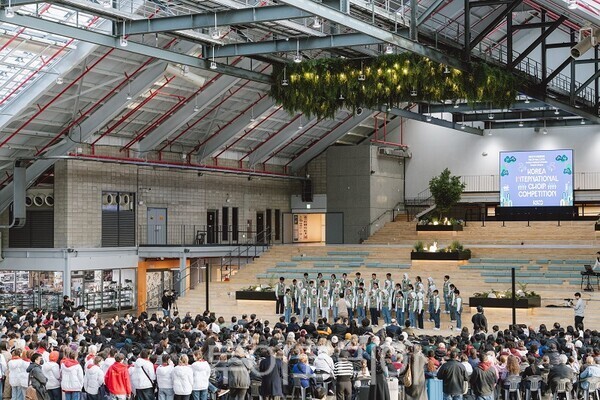 인천시와 인천관광공사가 지난 2월 26일 상상플랫폼에서 개최한‘2026 대한민국국제합창대회(KICC)’에서 외국 참가자 환영행사을 개최하고 있다 .