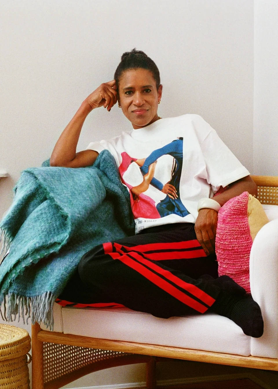 /사진=앤아더스토리즈, '세계 여성의 날' 티셔츠 출시