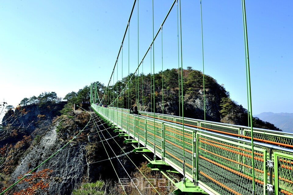 [투어코리아=유경훈 기자 ] 청량산 하늘다리  ⓒ투어코리아