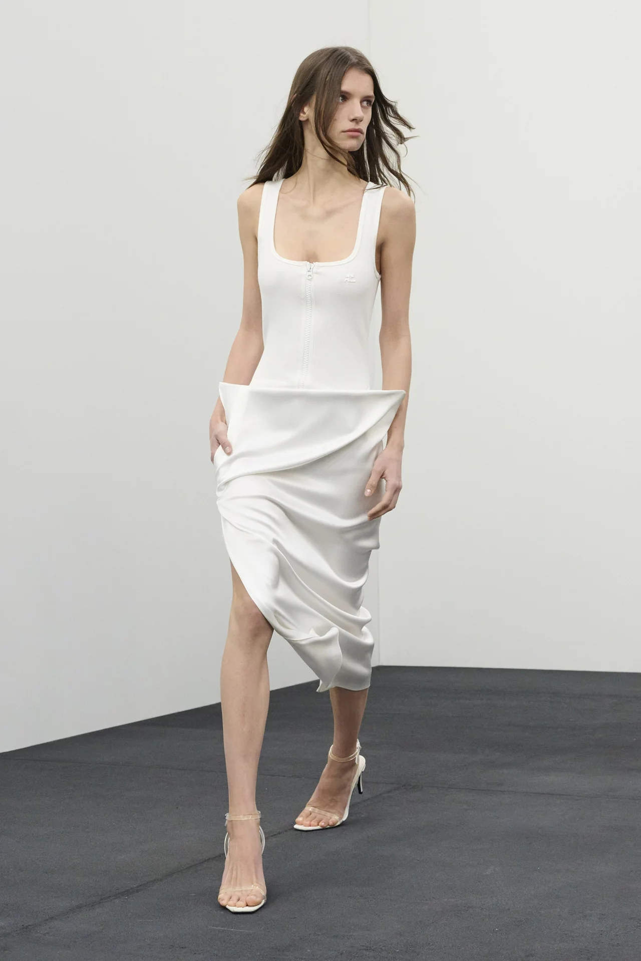 /사진=꾸레쥬, 26 FW 컬렉션 '24 Hours'로 하루의 서사 담다