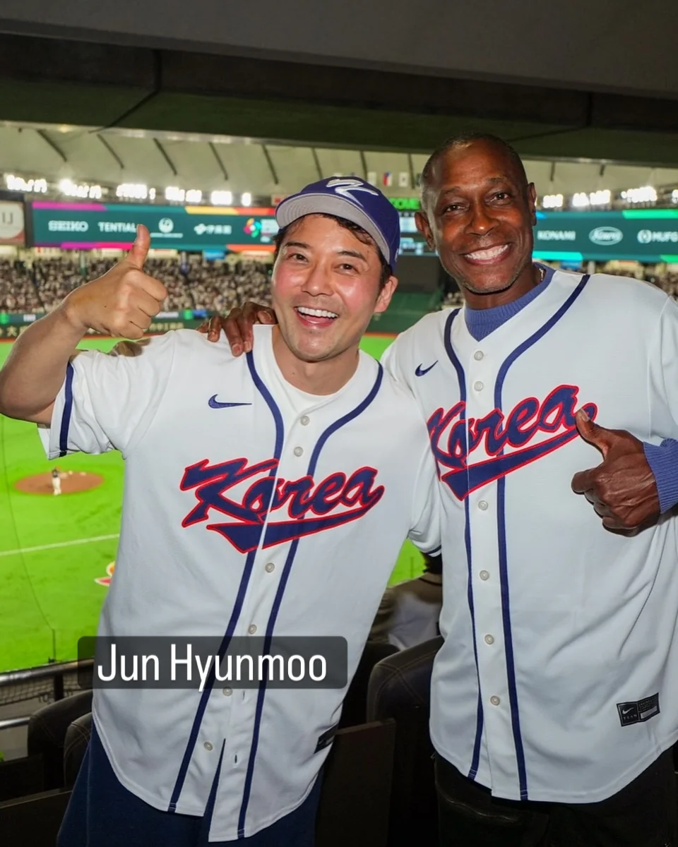 전현무와 케니 로프턴 | MLB 전설마저 홀린 전현무의 '추신수급' 비주얼 /사진=케니 로프턴 SNS