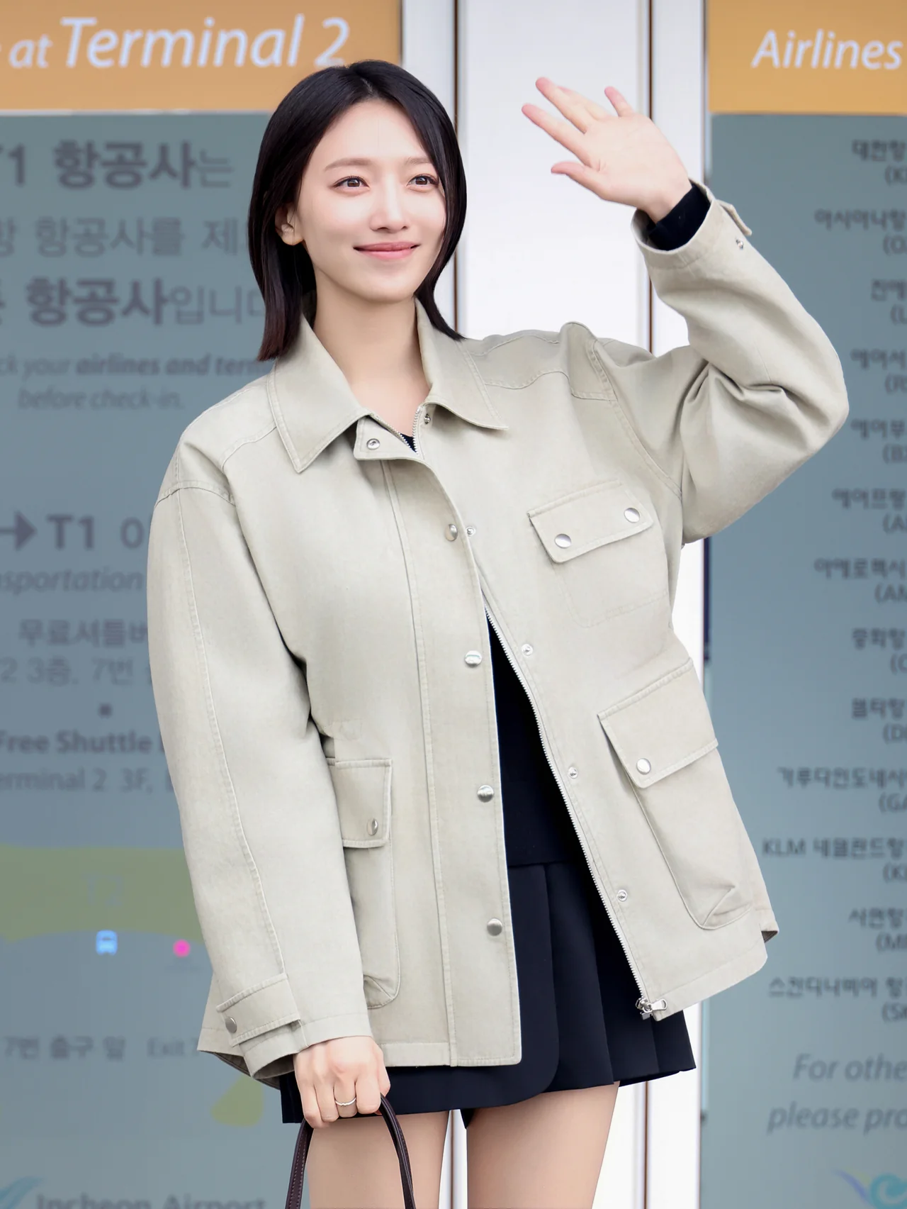 /사진=시슬리, 표예진 공항패션 속 ‘코튼 워크 점퍼’ 주목