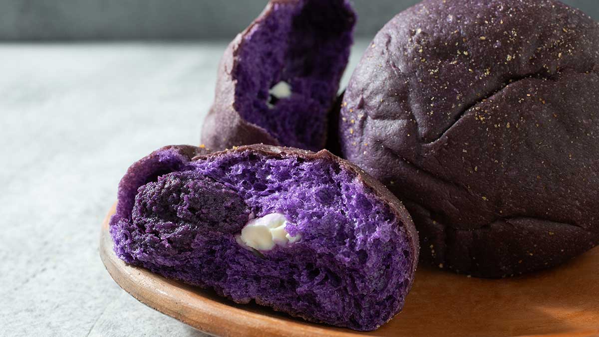 우베로 만든 빵 자료 사진. / The Image Party-shutterstock.com