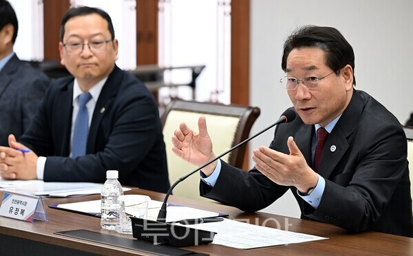 유정복 인천광역시장이 12일 시청 장미홀에서 열린 '통합돌봄 퇴원환자 연계 의료기관 업무협약식'에서 인사말을 하고 있다.