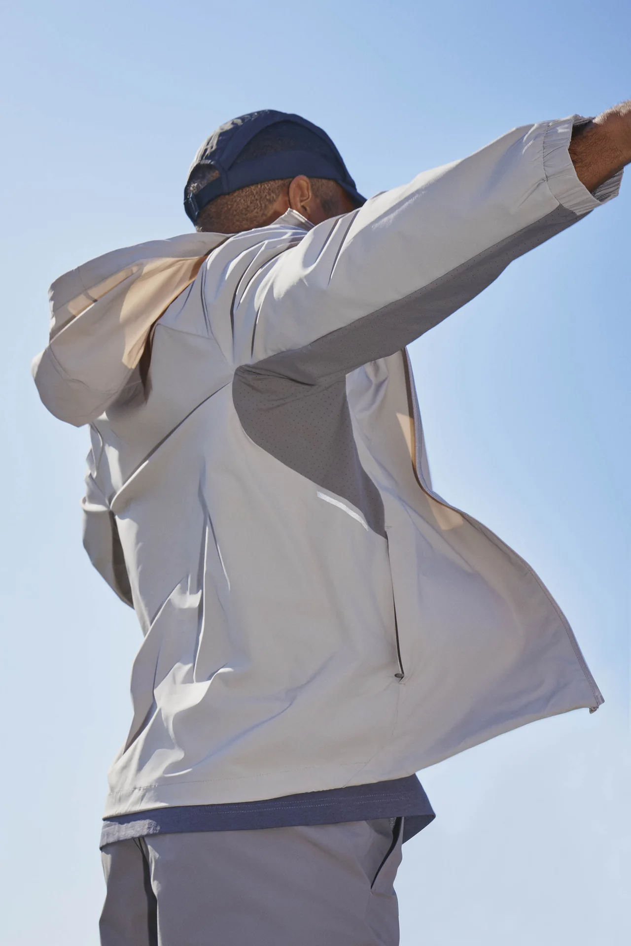 /사진=르꼬끄 에어리 재킷, 봄 러닝 시장 경량화 승부수