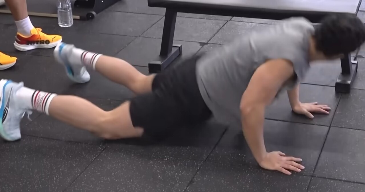 황재균이 크로스핏을 하고 있는 장면. / MBC '전지적참견시점'