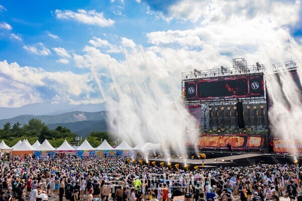 지난해 열린 '워터밤 속초' 모습/ 사진-한화호텔앤리조트