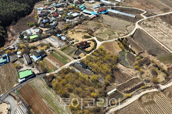 하늘에서 바라본 주천면 용궁리 마을의 모습 / 사진_투어코리아 유지훈 기자