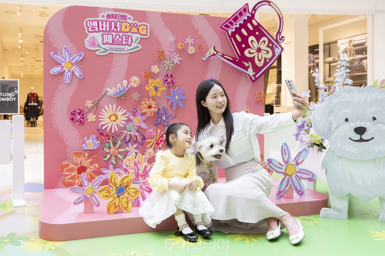 스타필드의 반려견과 함께하는 봄 축제 ‘앰버서DOG 페스타’/사진- 신세계프라퍼티