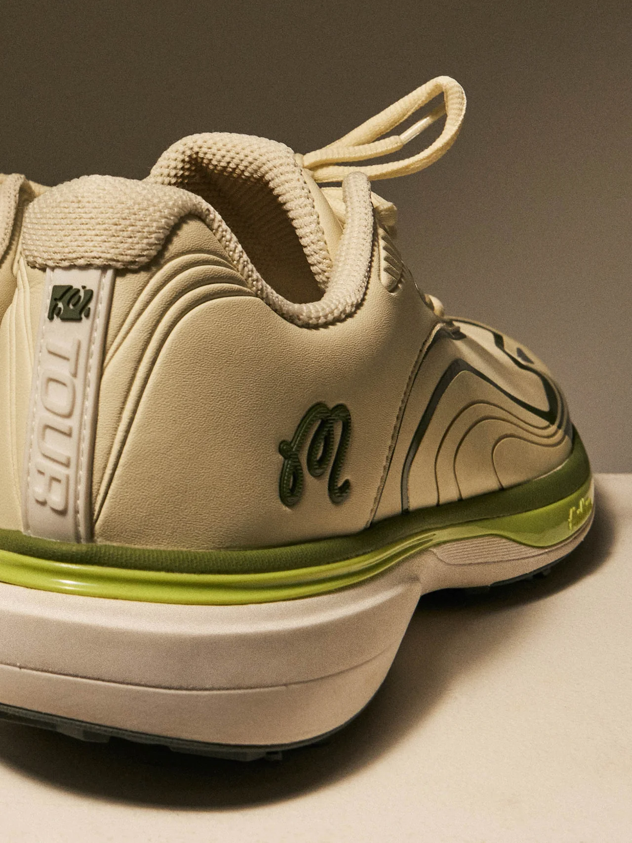 /사진=말본, 첫 스파이크 골프화 ‘투어1’ 출시