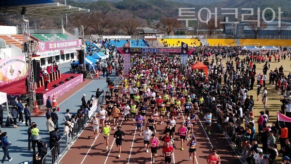 ▲지난해 개최된 제21회 예산윤봉길 전국마라톤대회 모습. /사진-예산군