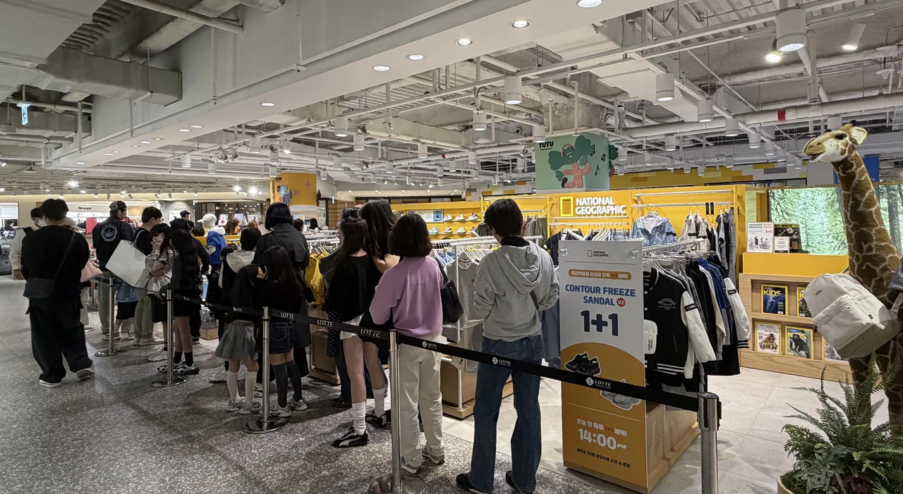 /사진=내셔널지오그래픽 키즈, 한정 이벤트로 샌들 인기 입증