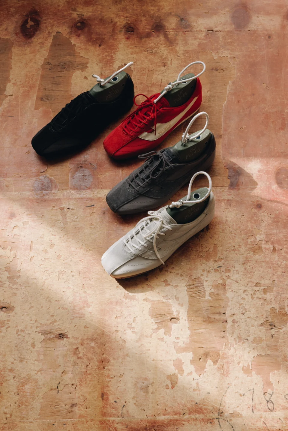 /사진=프로-스펙스, 축구화 헤리티지 담은 ‘노바’ 스니커즈 공개