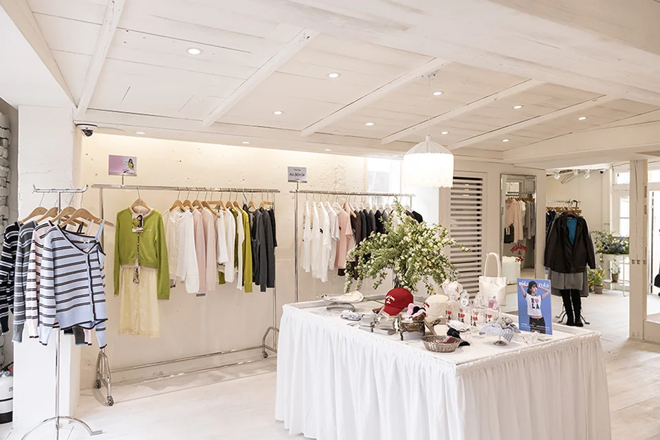 /사진=로라로라, 서촌 플래그십 스토어 ‘메종 드 로라’ 개점