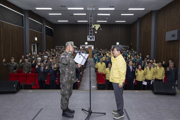 남한권 울릉군수 제58주년 예비군의 날 행사 참석 모습(사진제공=울릉군청)