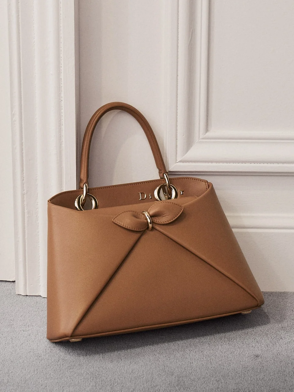 /사진=디올, 아카이브 드레스에서 탄생한 ‘Dior Cigale 백’ 공개