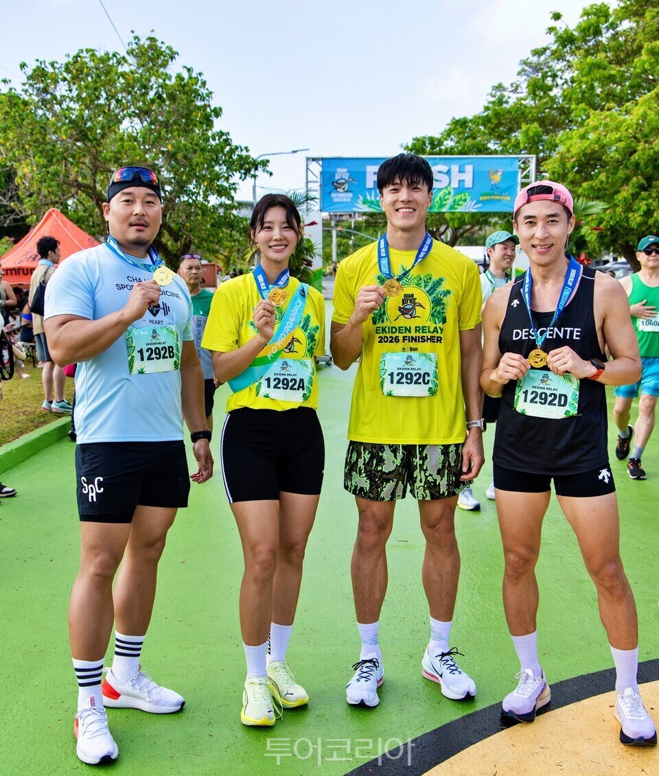 스포츠 앰버서더 강소연이 기념사진을 찍었다./사진-괌정부관광청