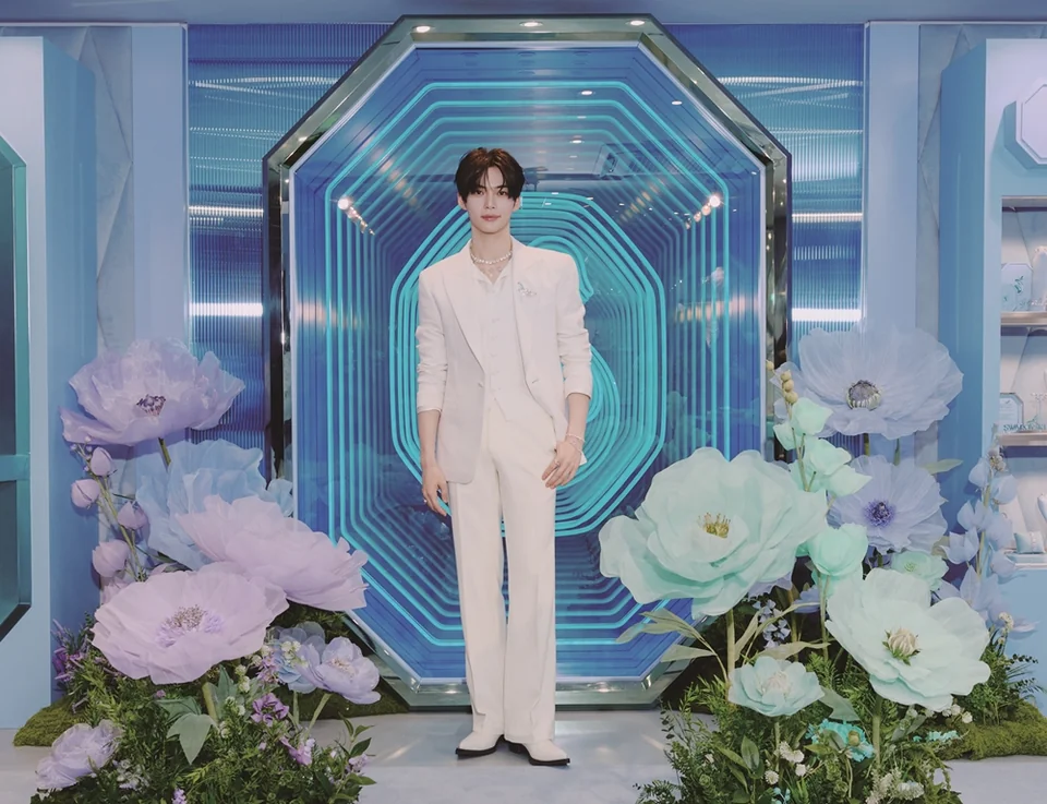 /사진=스와로브스키, 아리아나 그란데 협업 컬렉션 행사 개최