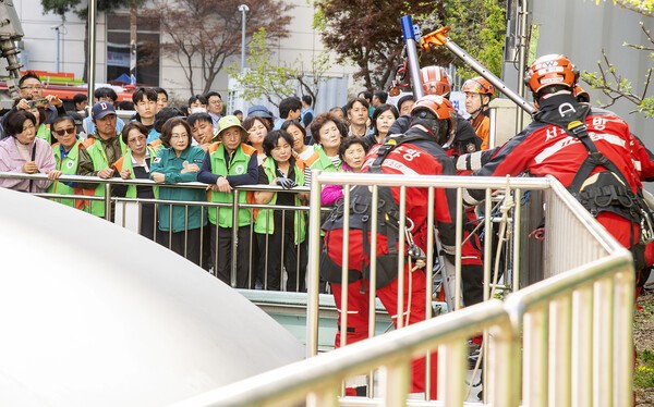 박희영 용산구청장 풍수해 종합훈련 현장 참석 모습(사진제공=용산구청)