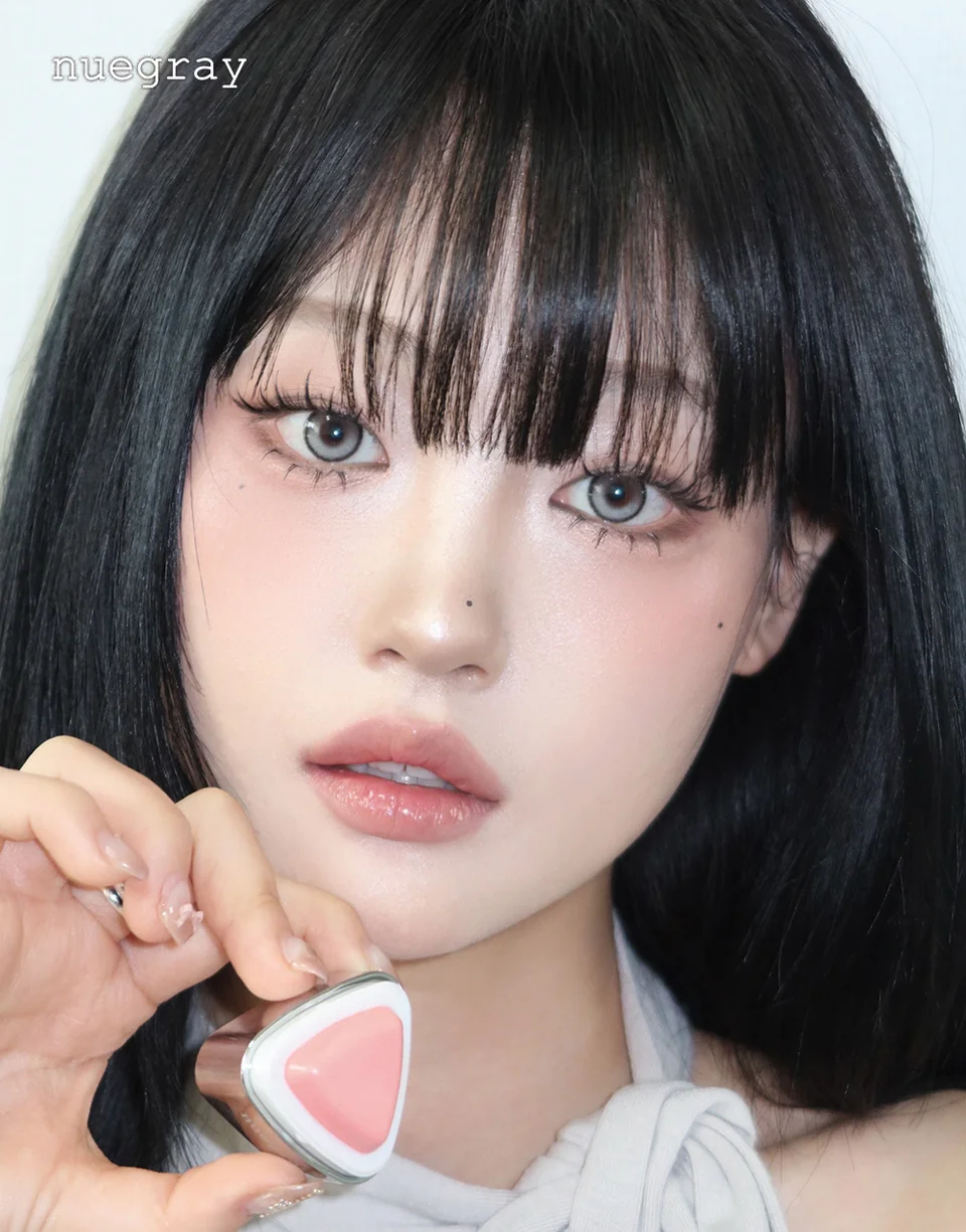 /사진=누그레이, '세모 탭 치크 밀키드롭 컬렉션' 올리브영 입점