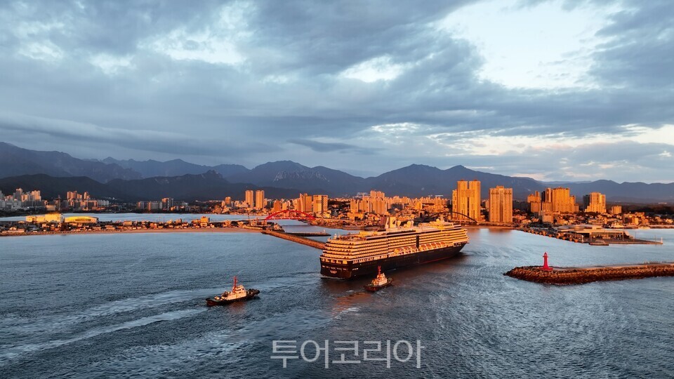 이전 웨스테르담호 속초항 입항 모습 /사진=속초시