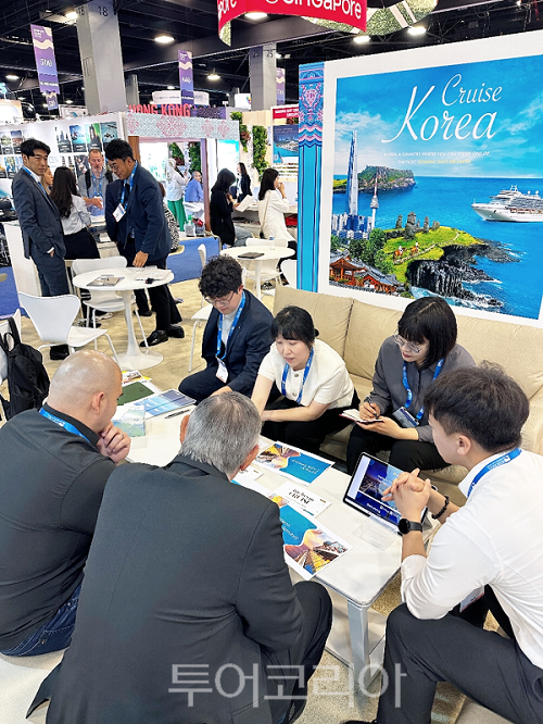 인천광역시가 4월 13일부터 16일까지 미국 마이애미에서 개최된 세계 최대 크루즈 박람회인‘2026 씨트레이드 크루즈 글로벌(Seatrade Cruise Global 2026)’에 참가하여 글로벌 선사와 여행사를 대상으로 크루즈 유치 마케팅을 전개하고 있다.