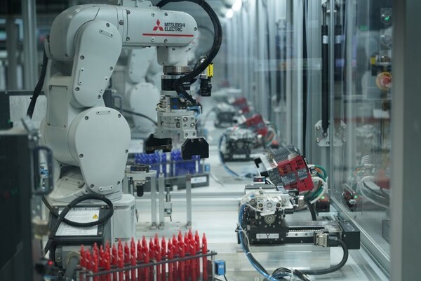 경제자유구역 디지털전환허브 조립용 로봇시연/투어코리아뉴스 정명달 기자