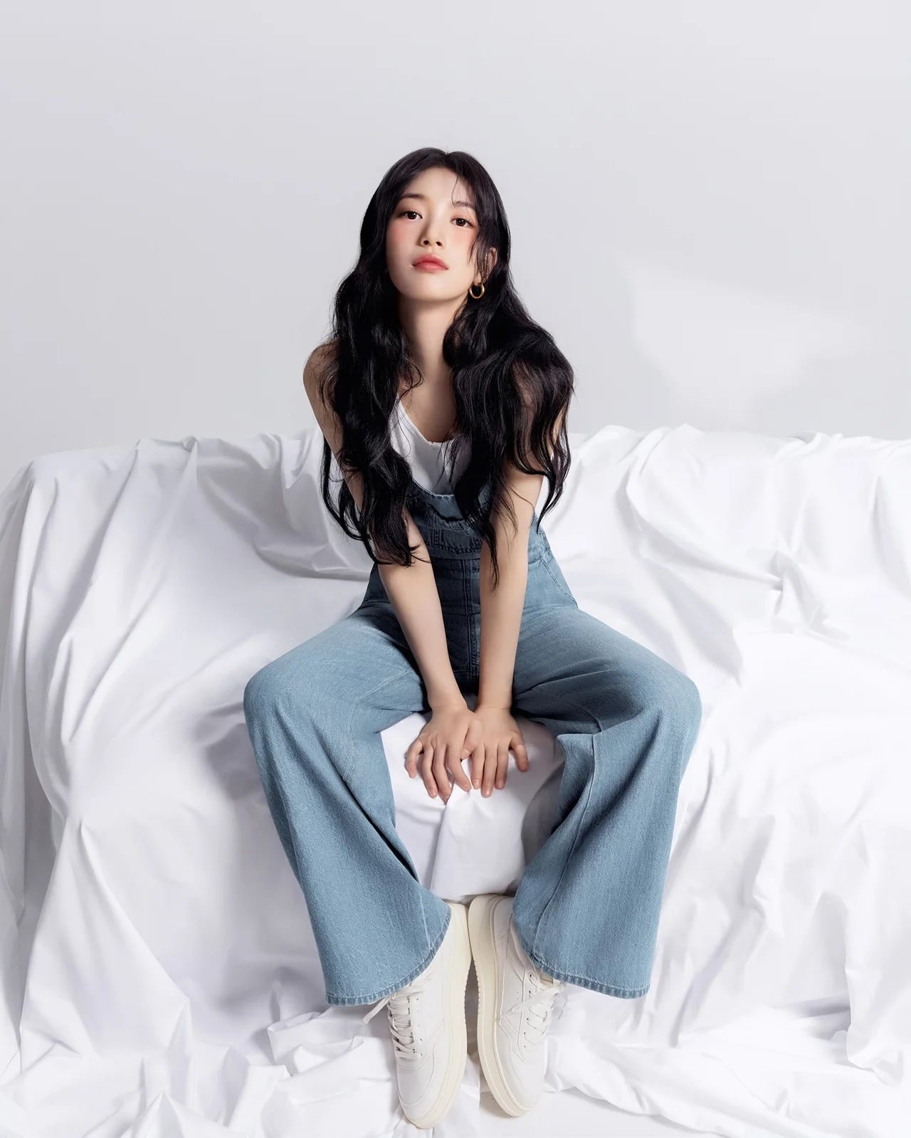 /사진=게스, 수지와 2026 썸머 컬렉션 공개하며 데님 스타일 강조