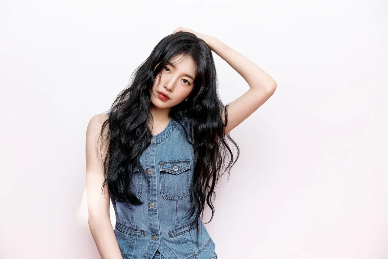 /사진=게스, 수지와 2026 썸머 컬렉션 공개하며 데님 스타일 강조