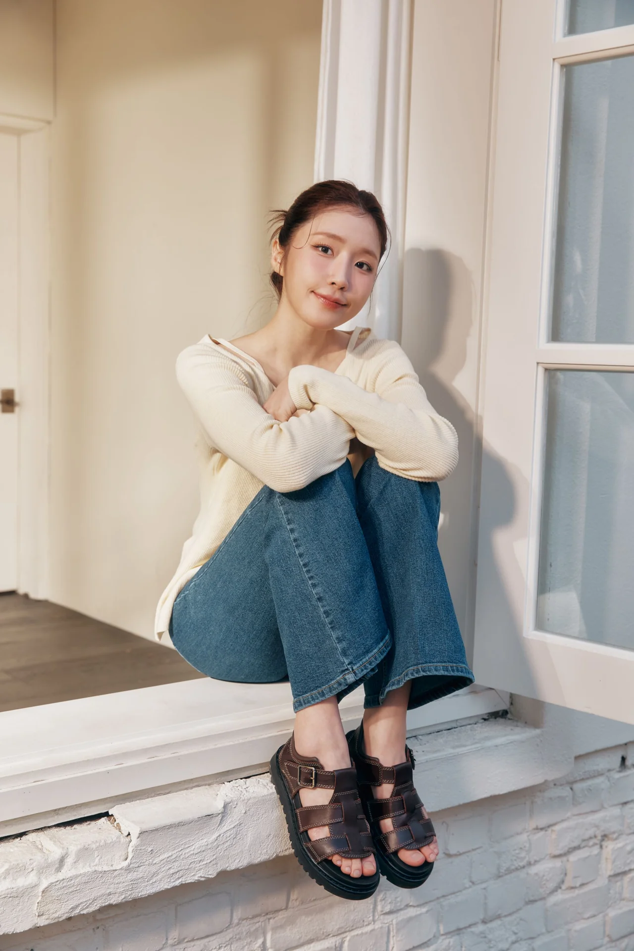 /사진=락포트, 성해은과 2026 썸머 샌들 화보 공개